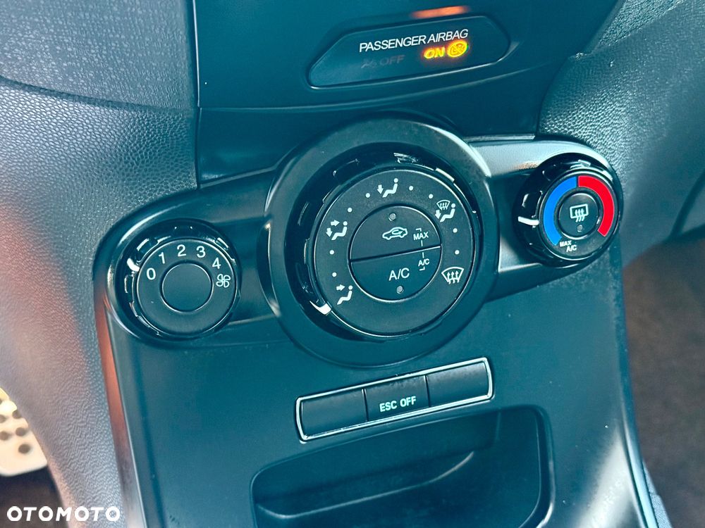 Ford Fiesta 1.6 EcoBoost ST - 26