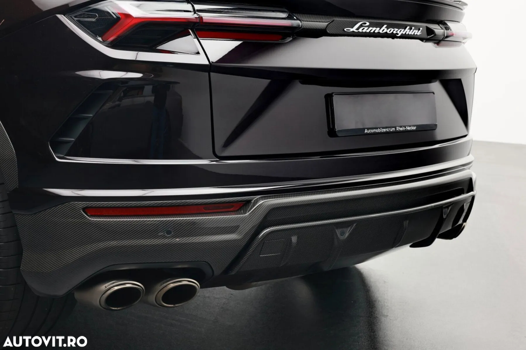 Lamborghini URUS Standard - 10