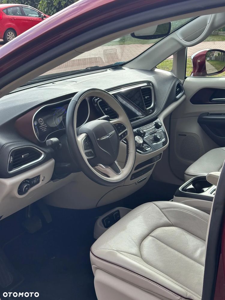 Chrysler Pacifica - 9