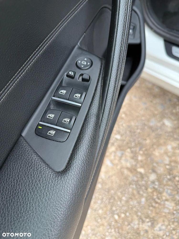 BMW Seria 5 520d Sport Line - 19