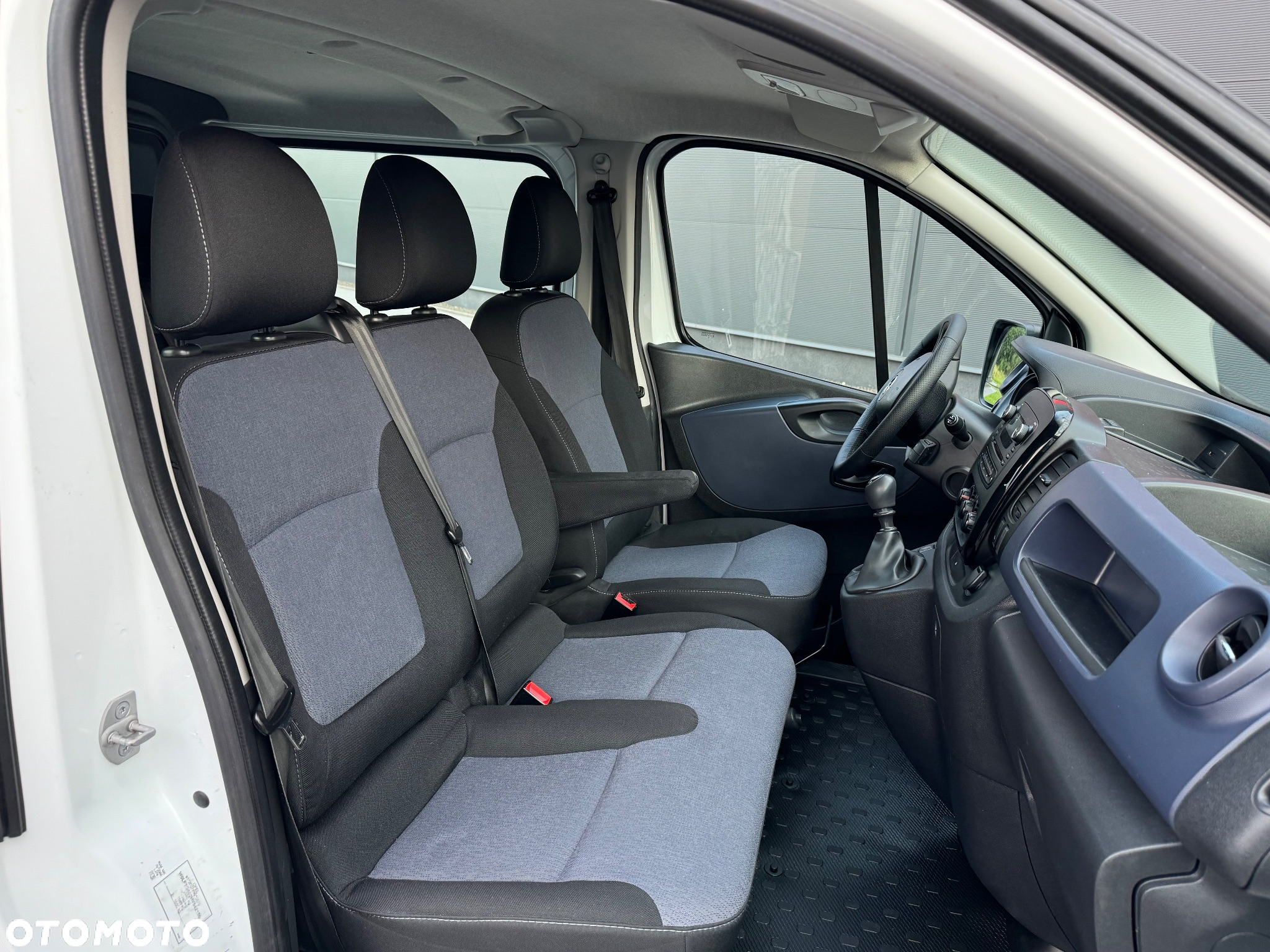 Opel Vivaro Long - 8
