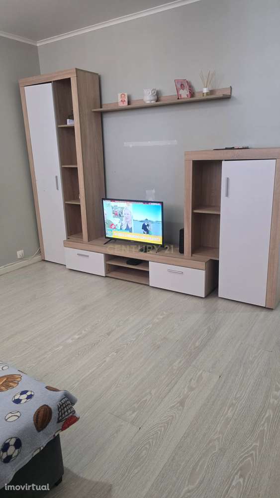 Oportunidade em Santo António dos Cavaleiros – T2 Remodelado! - Grande imagem: 5/15