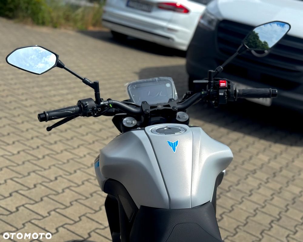 Yamaha MT - 3
