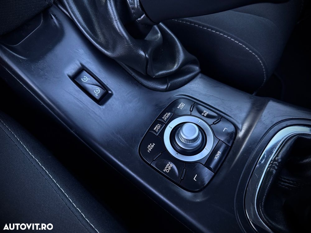 Renault Megane ENERGY dCi 110 Start & Stop LIMITED - 17