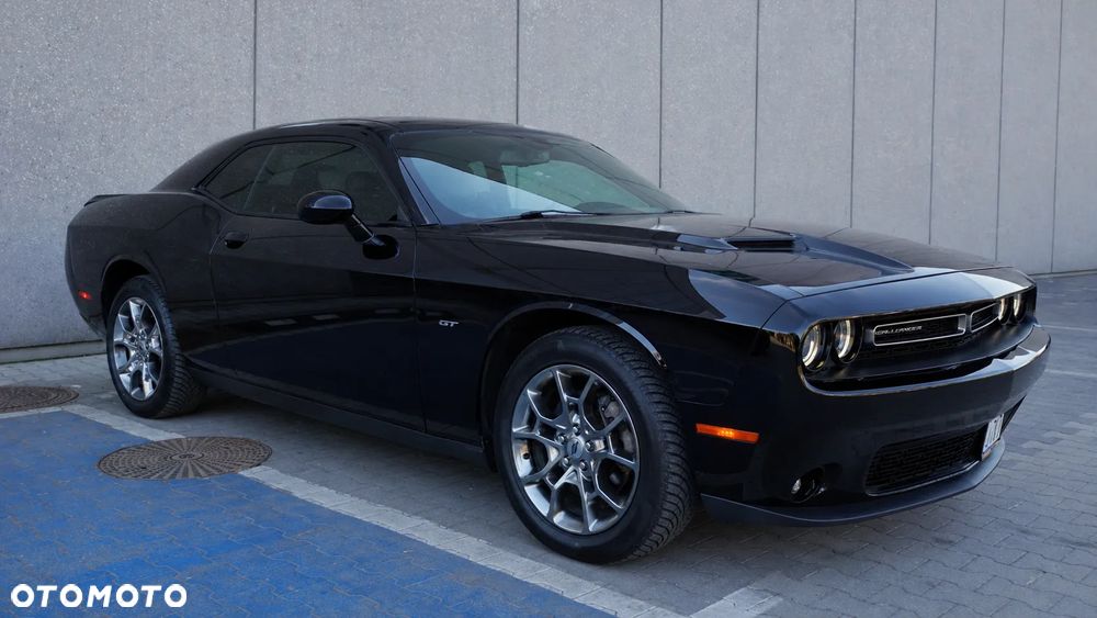 Dodge Challenger - 2