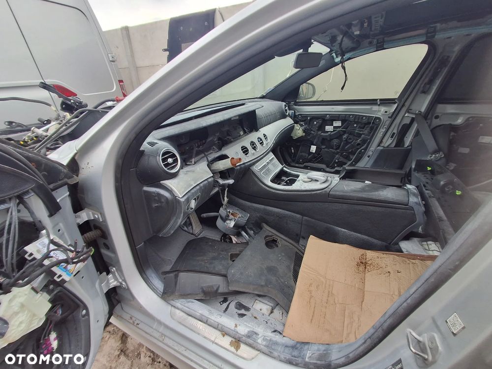 Mercedes-Benz Klasa E 220 d Business Edition 9G-TRONIC - 2