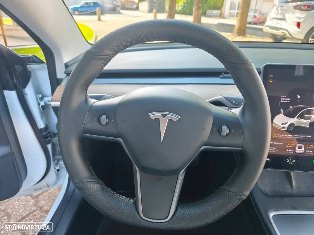 Tesla Model 3 - 13