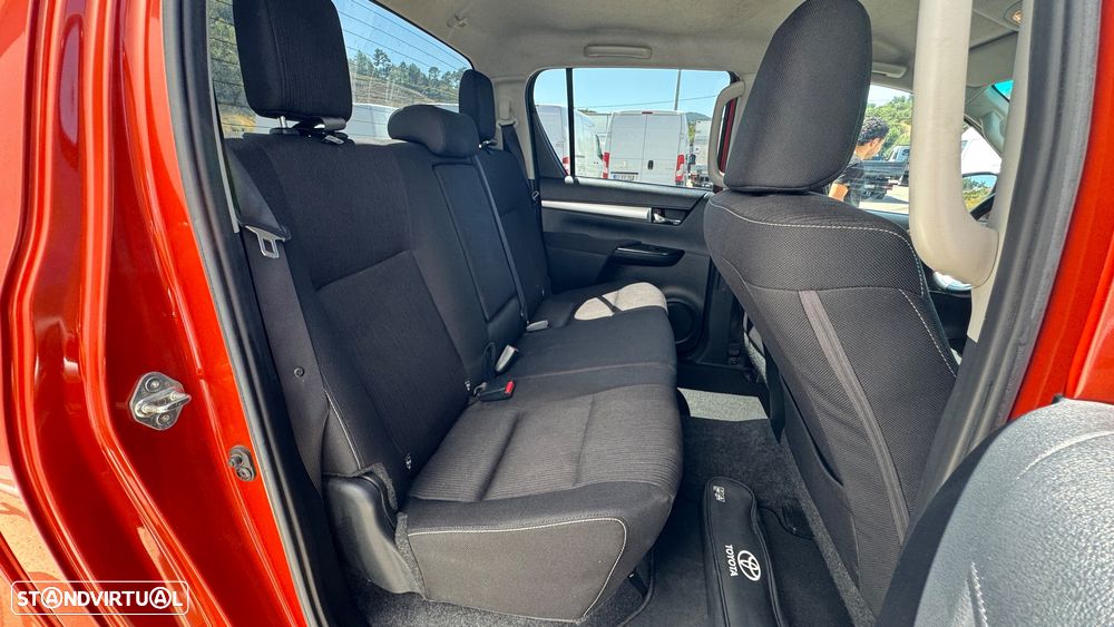 Toyota Hilux 2.4 D-4D 4WD Tracker - 23