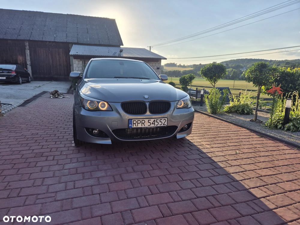 BMW Seria 5 540i - 11