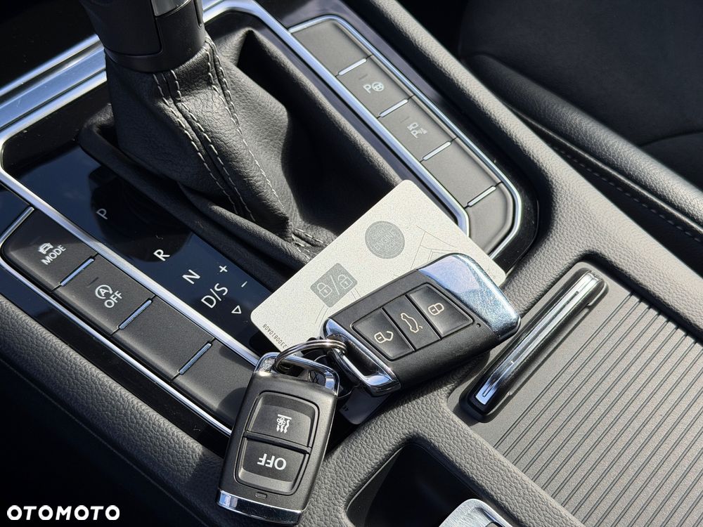 Volkswagen Arteon 2.0 TDI SCR 4Motion DSG R-Line - 33