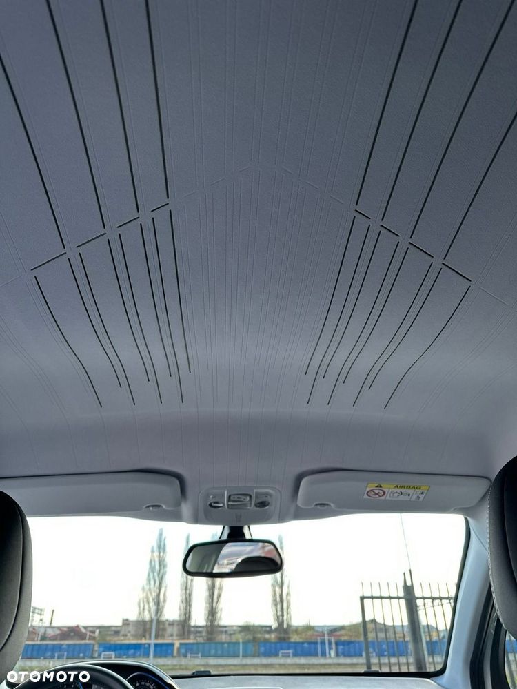 Peugeot 2008 - 12