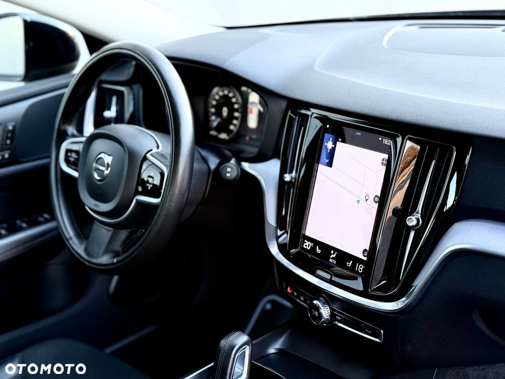 Volvo V60 Cross Country - 6