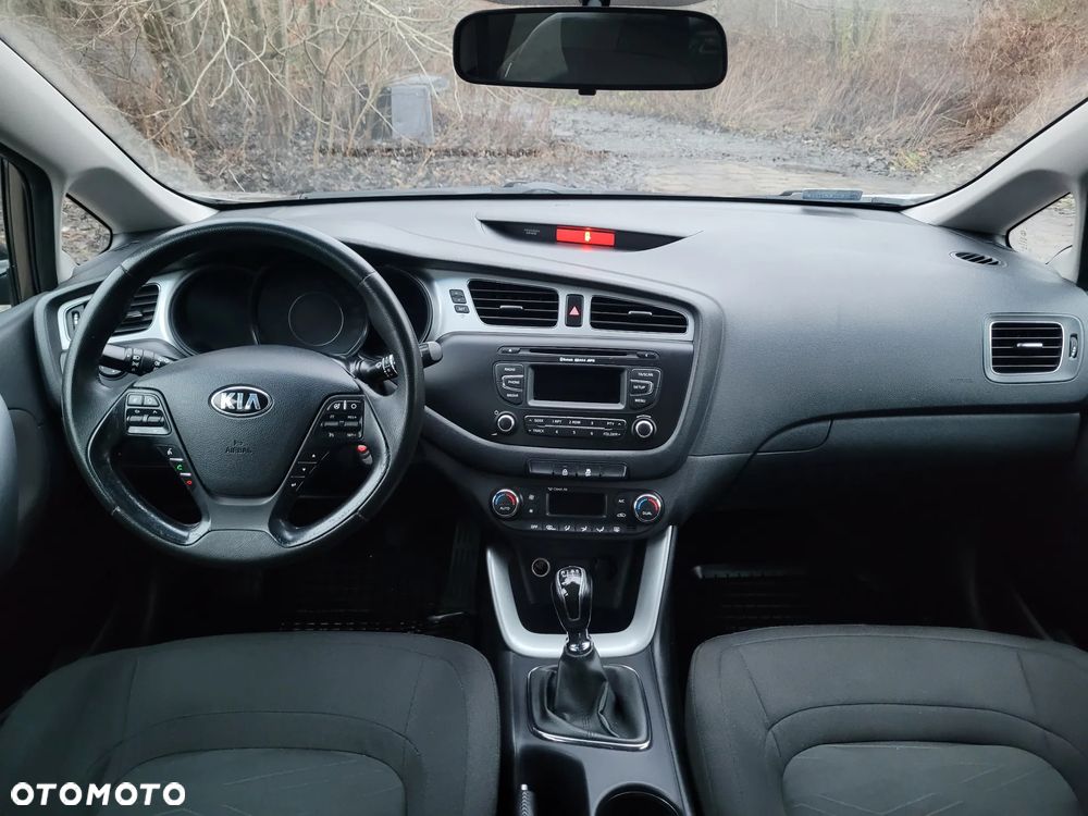 Kia Ceed 1.6 GDI L - 9