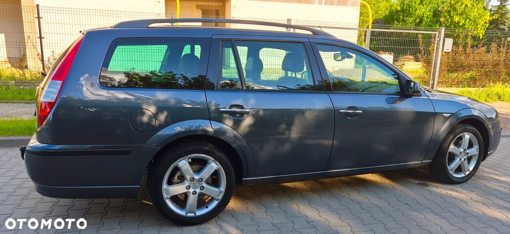 Ford Mondeo 1.8 Titanium X - 10