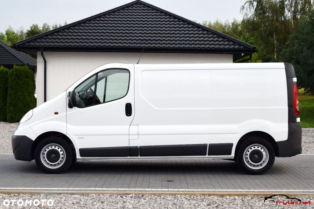 Opel Vivaro - 8