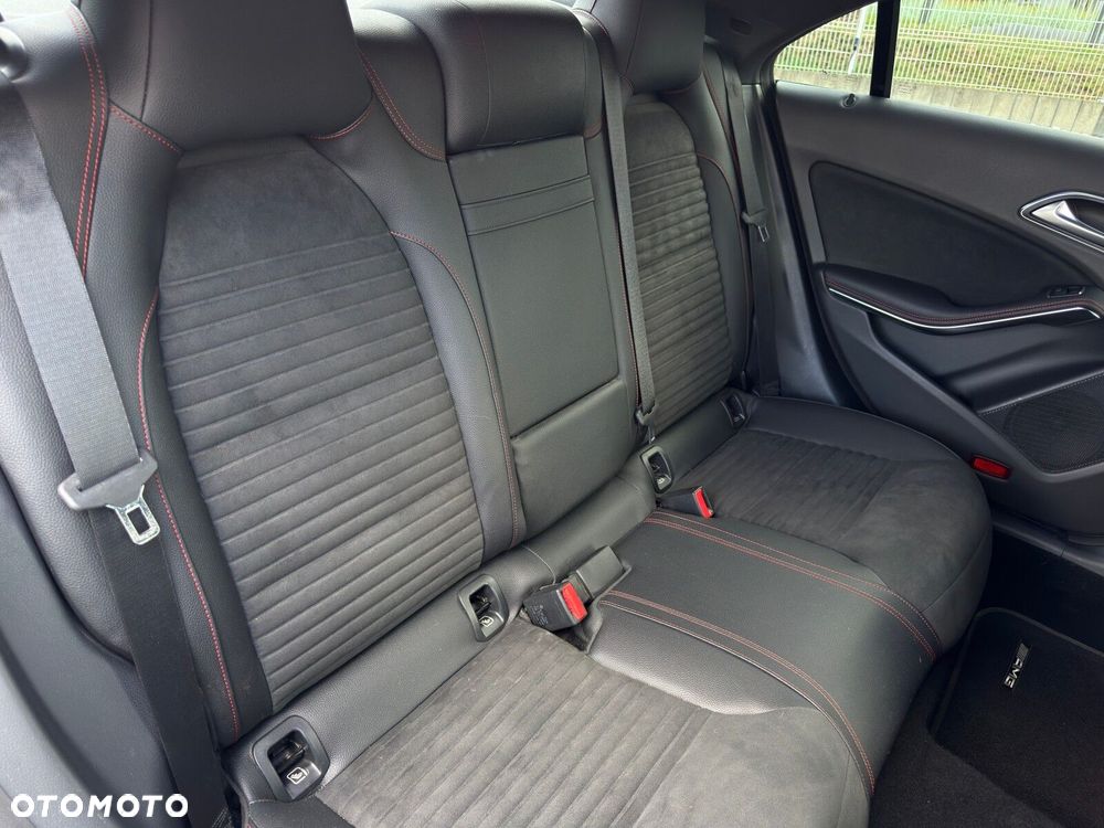 Mercedes-Benz CLA - 27