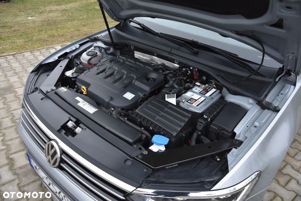 Volkswagen Passat - 16