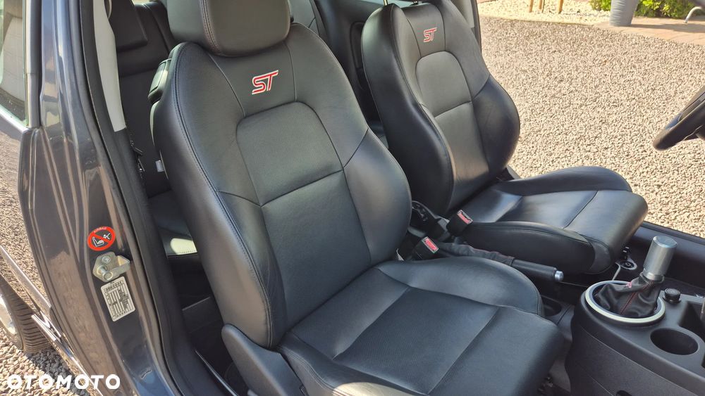 Ford Fiesta 2.0 ST - 17