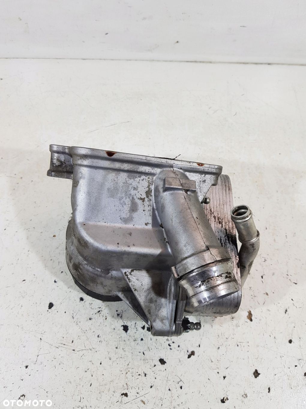 OBUDOWA FILTRA OLEJU 7516383 BMW E90 E91 E60 E61 2.5 B - 6