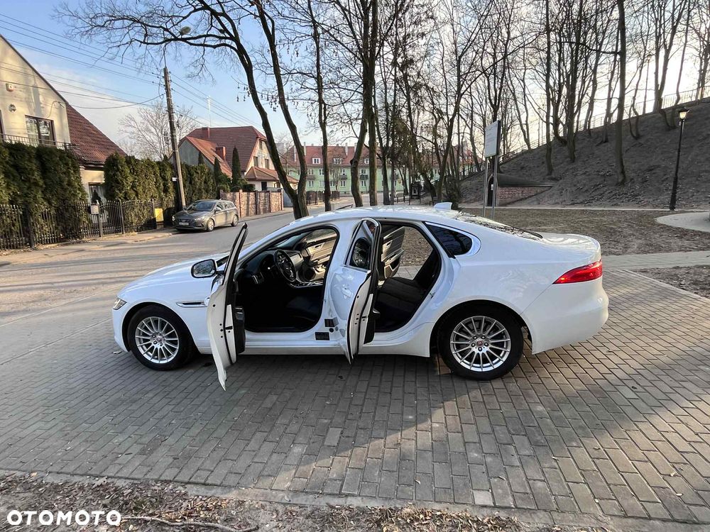 Jaguar XF 2.0 i4D AWD Prestige - 5