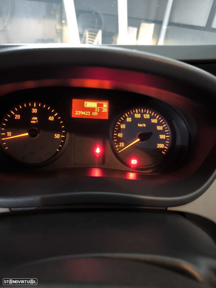 Opel vivaro 2200 cdti - 2