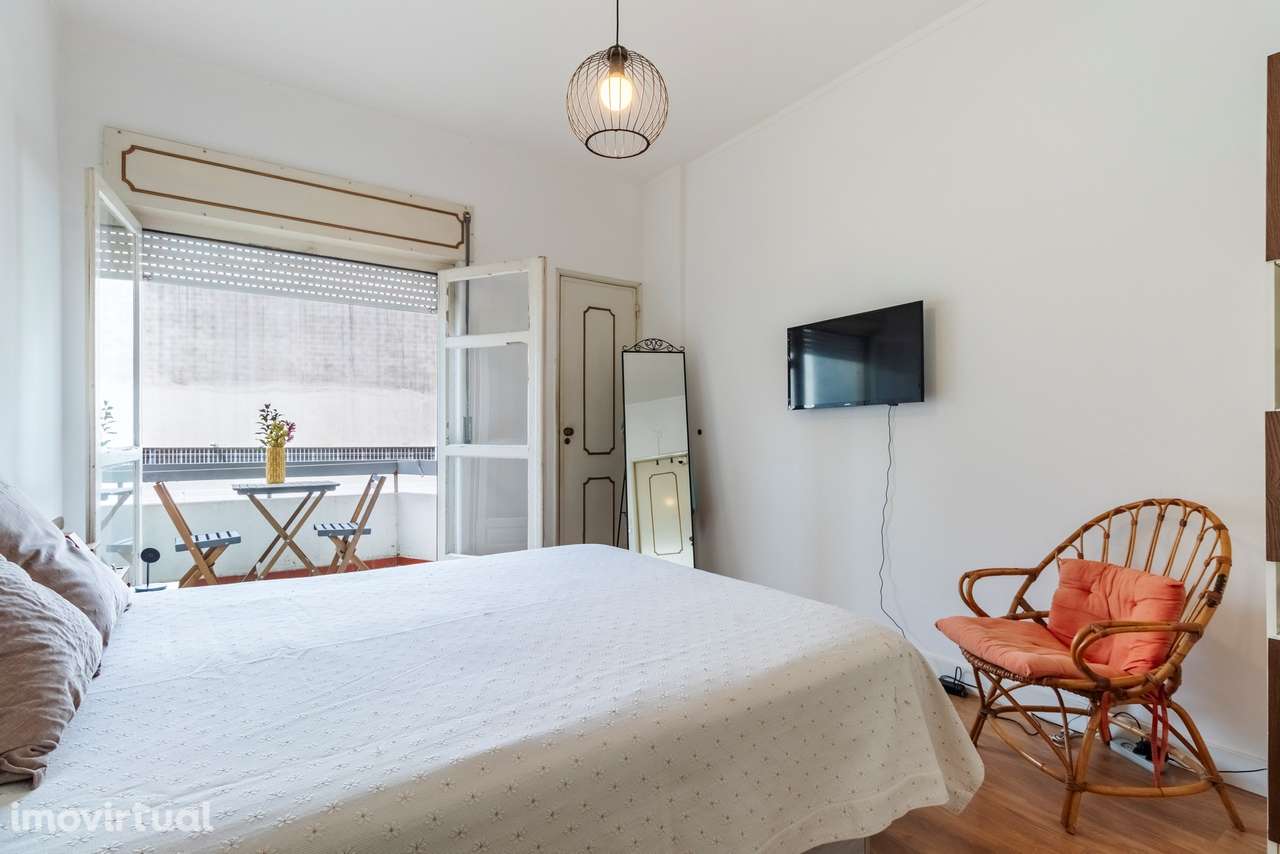 Apartamento T1 em Monte Abraão – Com elevador e Varanda - Grande imagem: 5/25