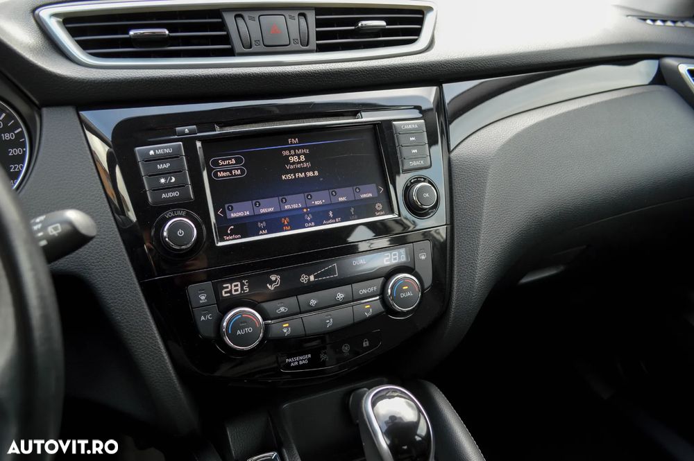Nissan Qashqai 1.3 DIG-T DCT N-CONNECTA - 8