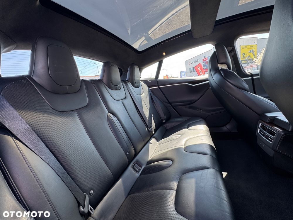 Tesla Model S 90 D Performance - 26