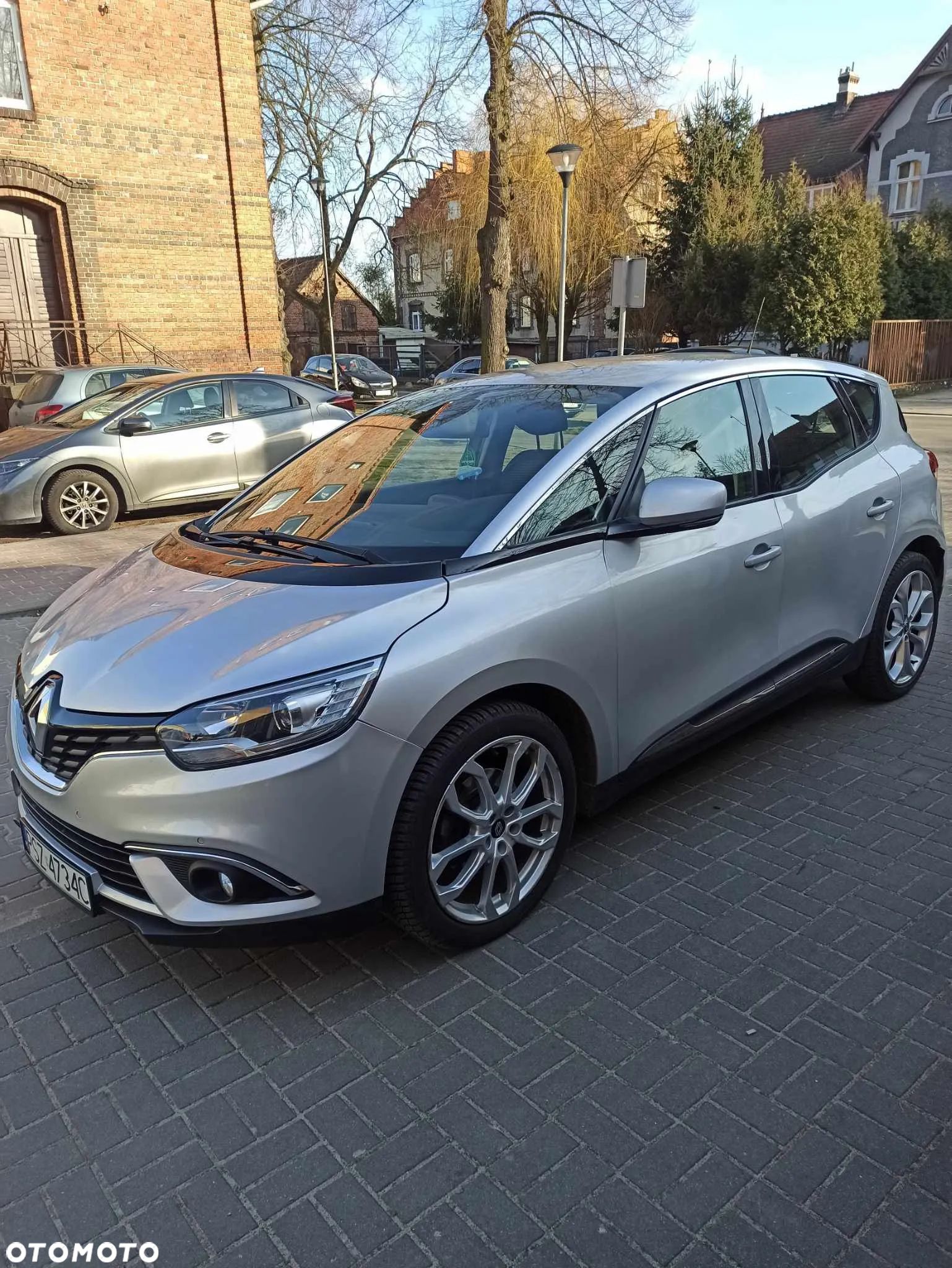 Renault Scenic 1.5 dCi Dynamique - 1