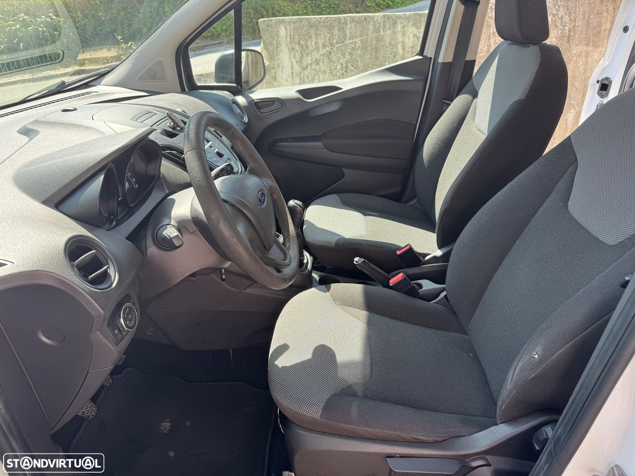 Ford Tourneo Courier 1.5 TDCi Ambiente - 15