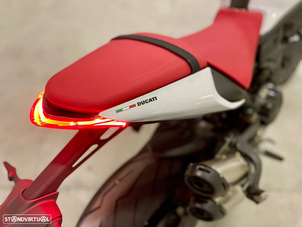 Ducati Monster 937 - 2