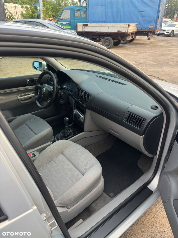 Volkswagen Golf - 8