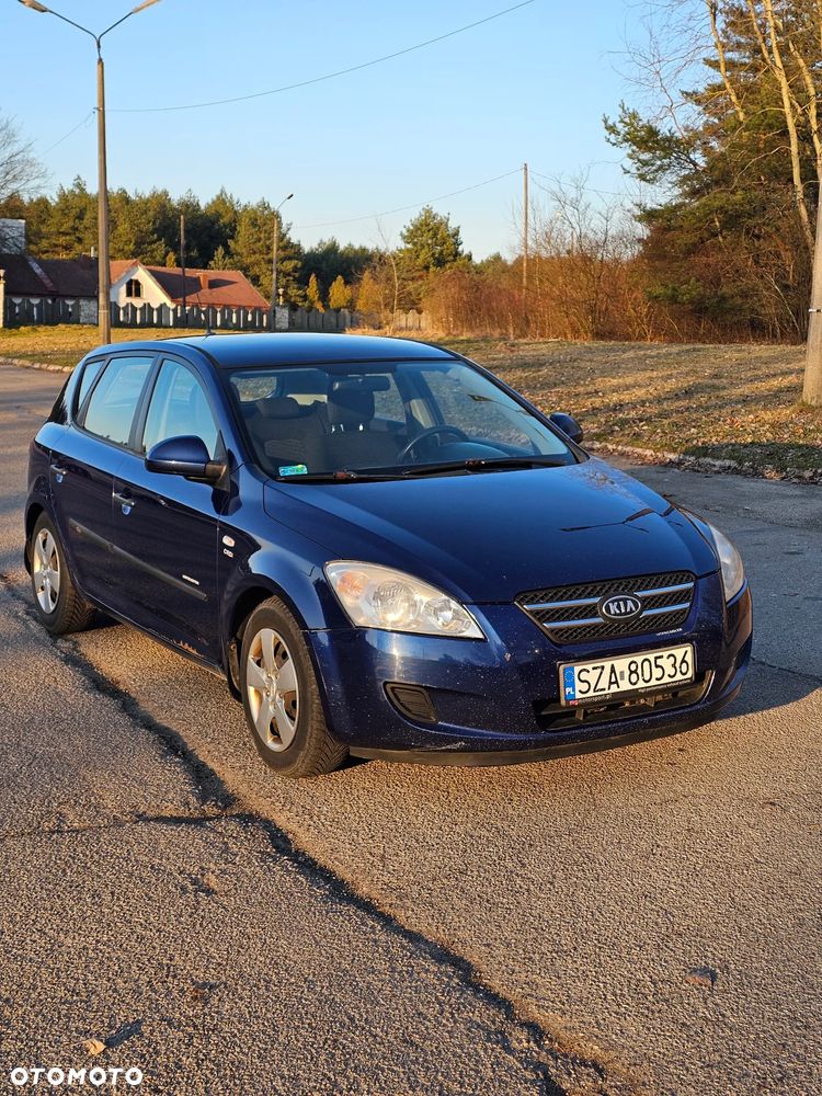 Kia Ceed 1.6 Crdi Comfort - 1