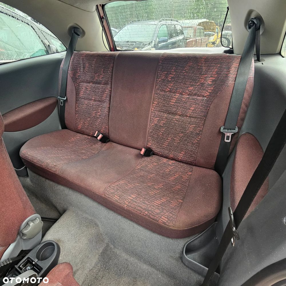 OPEL CORSA - 3 drzwi 1,0 B - pojazd na części: maska, zderzak, drzwi, szyby, lusterka, chłodnica ... - 6