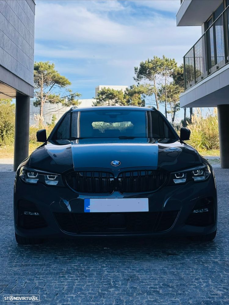 BMW 3 Series 2019 photo 2