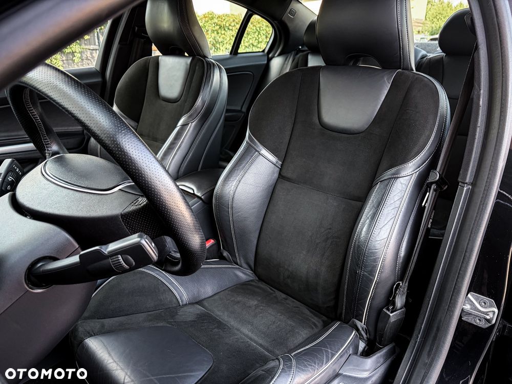 Volvo S60 D4 Geartronic Momentum - 24