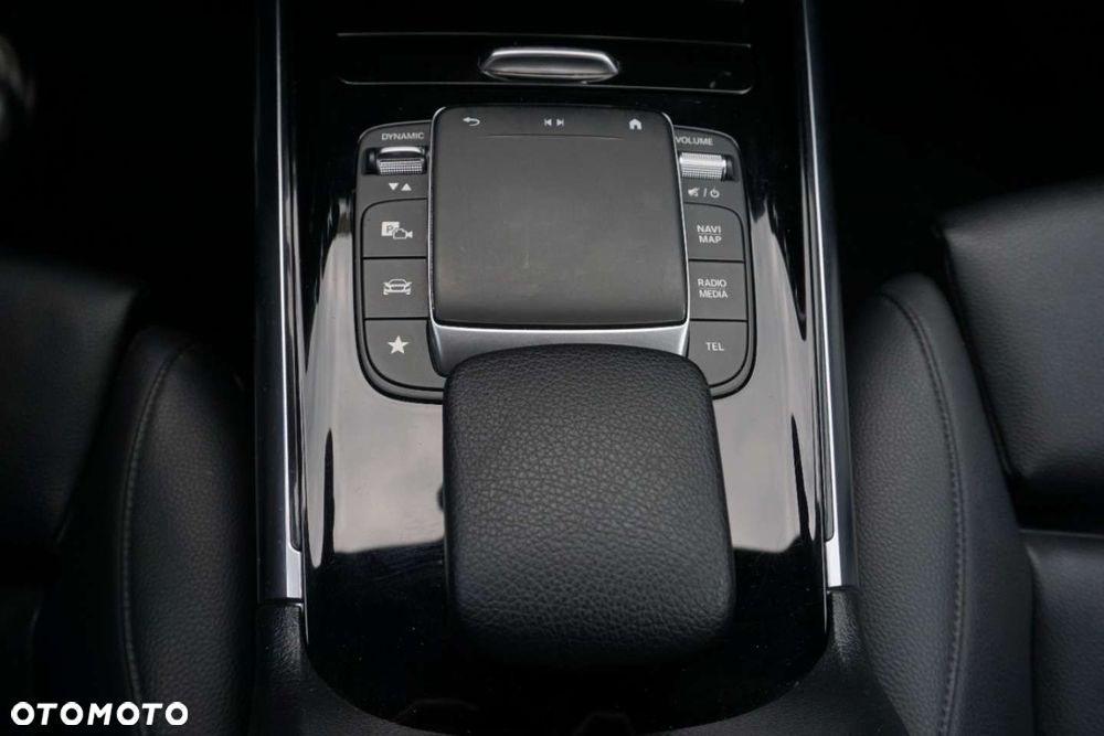 Mercedes-Benz GLA 220 d 4-Matic Progressive 8G-DCT - 13