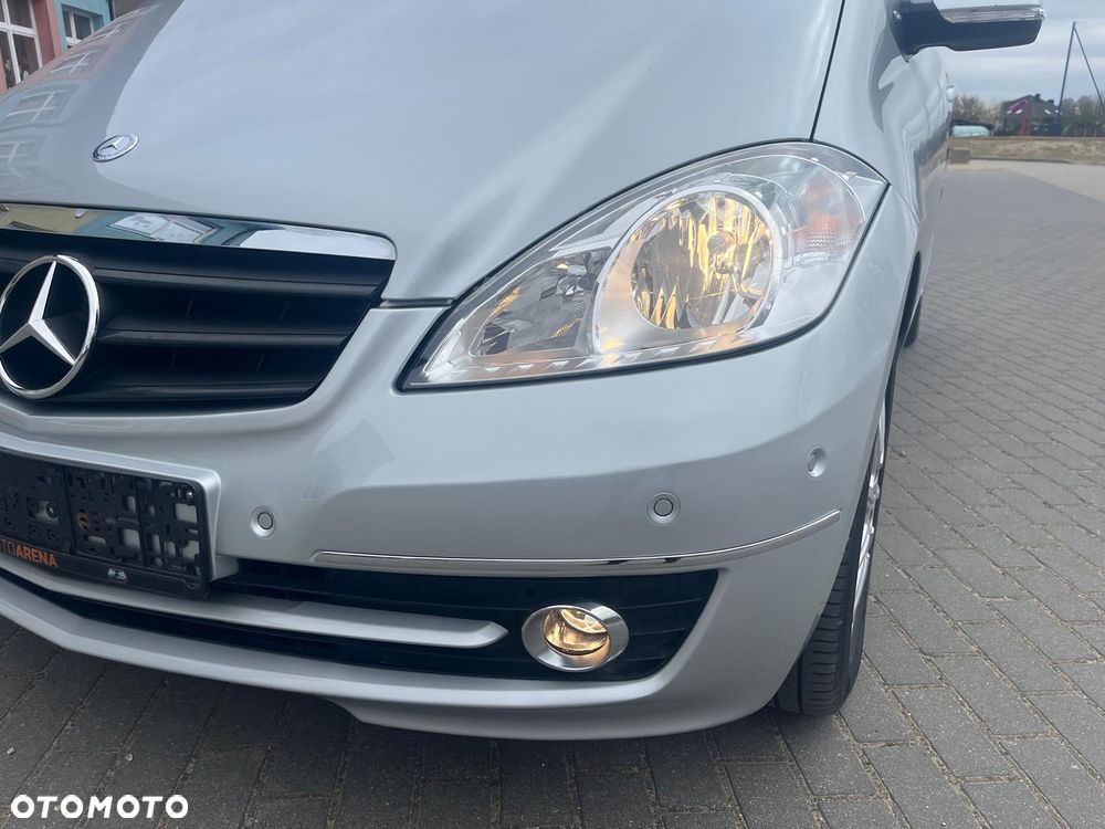 Mercedes-Benz Klasa A 180 Autotronic Special Edition - 9