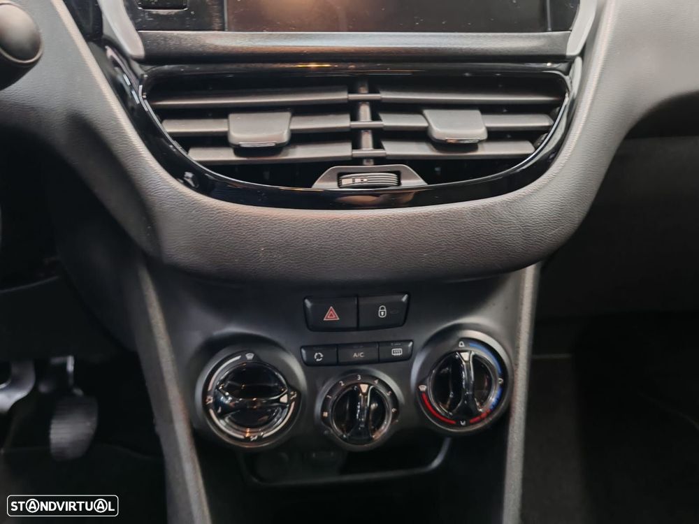 Peugeot 208 1.5 BlueHDi Signature - 17