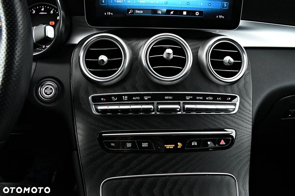 Mercedes-Benz GLC 200 4Matic 9G-TRONIC AMG Line - 30