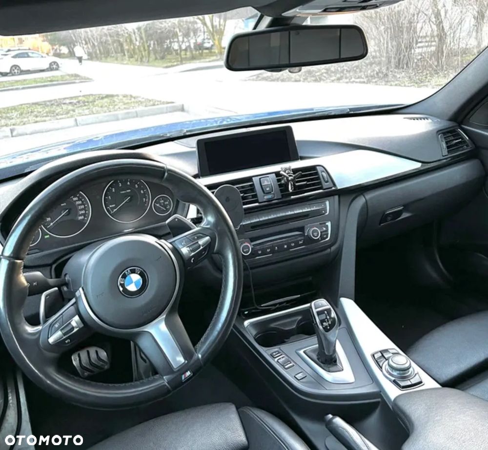 BMW Seria 3 335i - 12