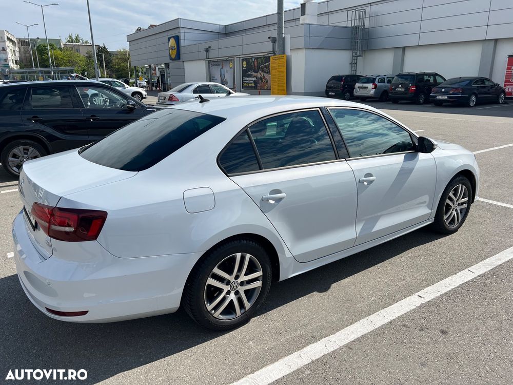 Volkswagen Jetta 1.2 TSI Comfortline - 12