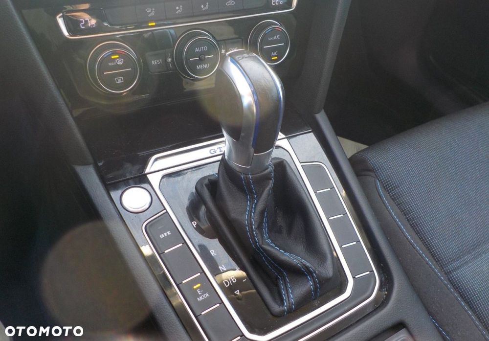 Volkswagen Passat - 24