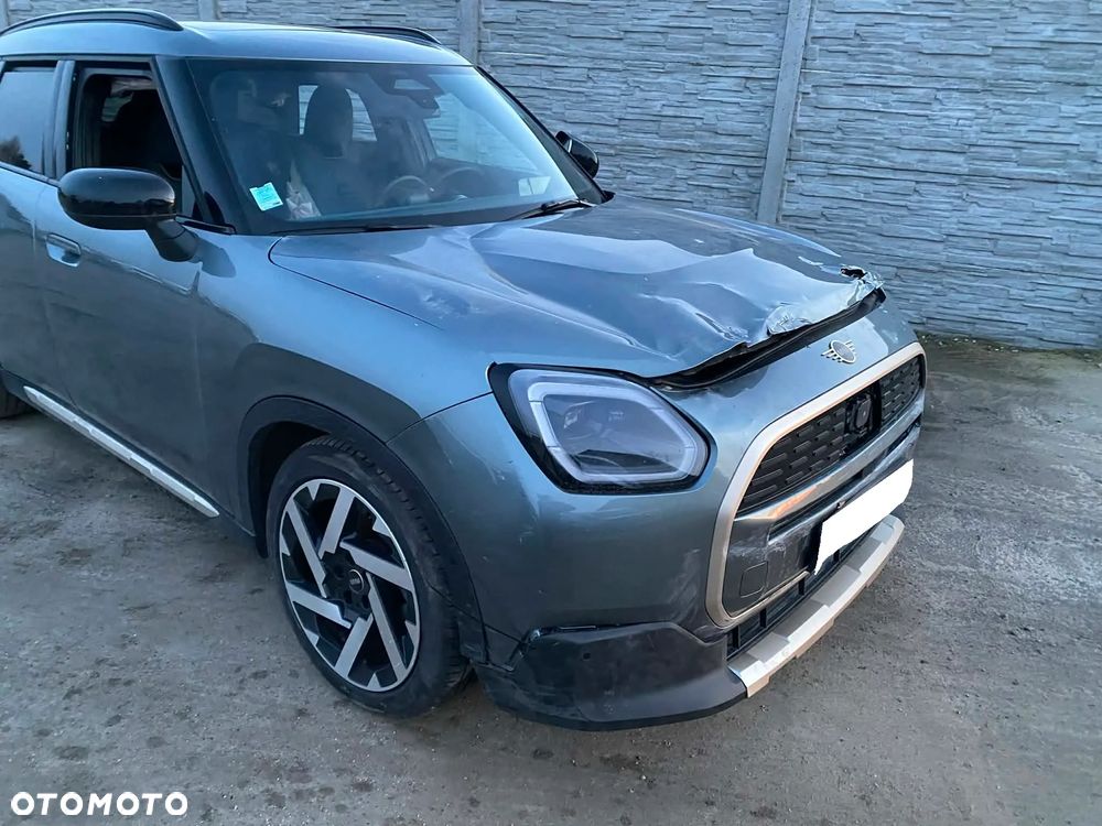 MINI Countryman E Essential Trim - 25