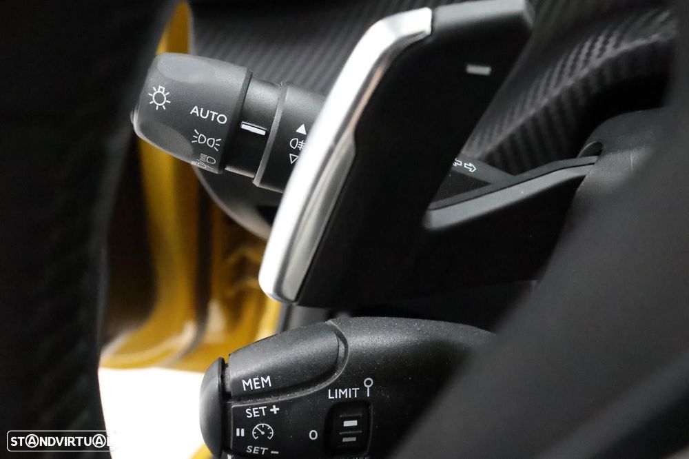 Peugeot 208 1.2 PureTech Allure EAT8 - 17