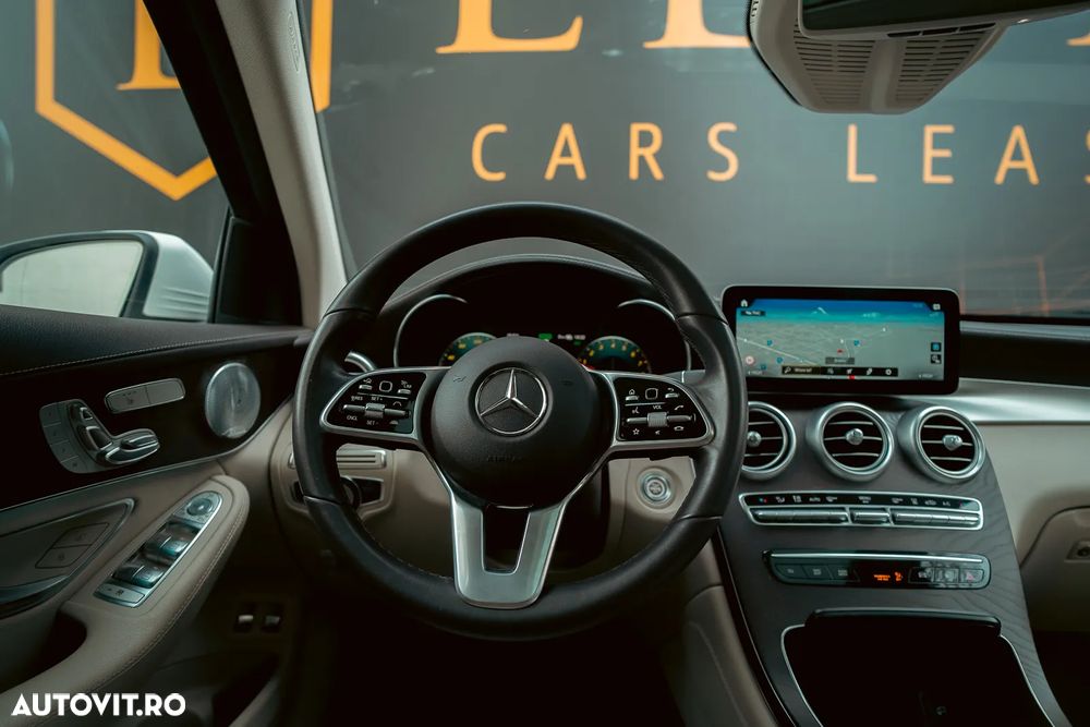 Mercedes-Benz GLC 300 e 4MATIC - 25