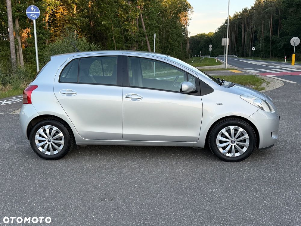 Toyota Yaris 1.3 - 5