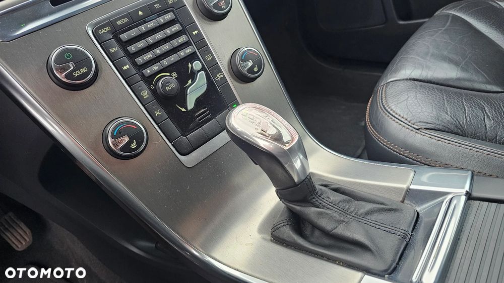 Volvo XC 60 D3 Momentum - 11