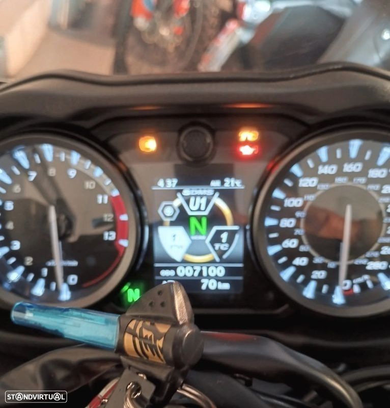 Suzuki Hayabusa GSX-R 1300 - 2