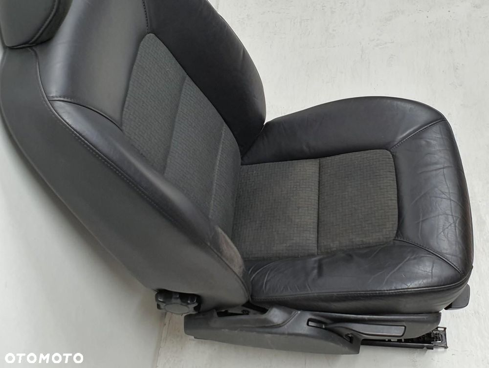 FOTEL PRAWY PRZÓD PRZEDNI PASAŻERA SKÓRA GRZANY VOLVO V70 III EUROPA - 3